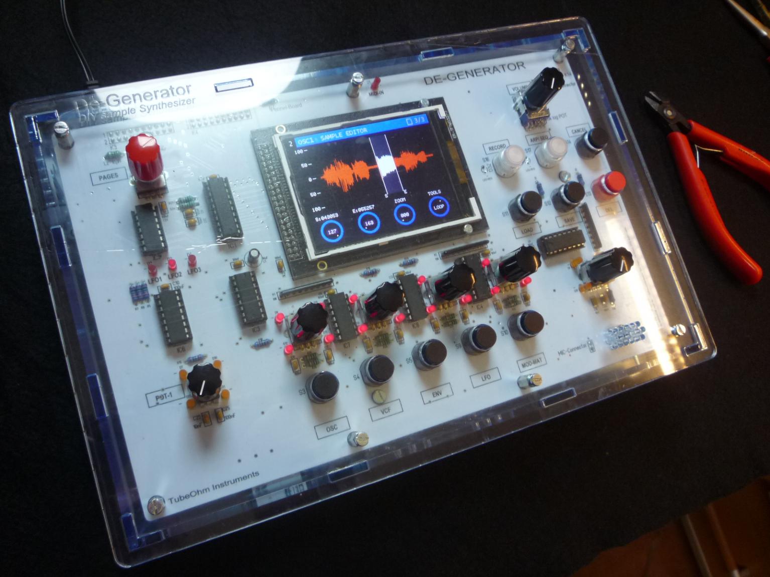 INFO about the DE-Generator DIY Sample Synth, click here